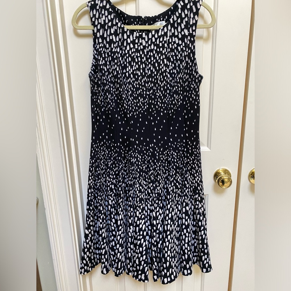 Sz.12 ELIZA J scuba Fit And Flare Black/White Knee Length Dress